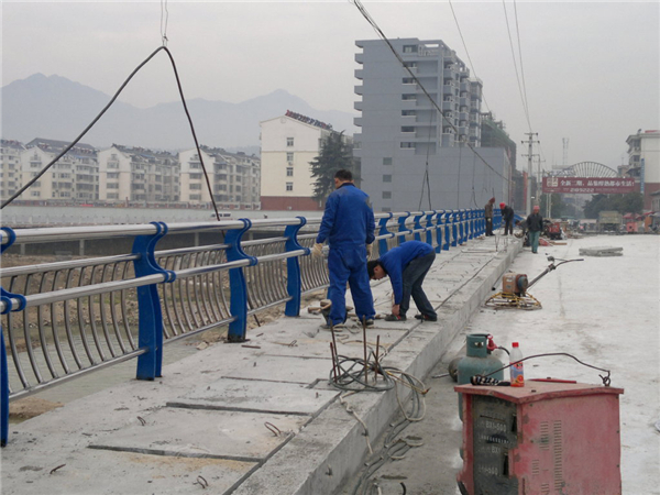 黄山不锈钢复合管护栏常见问题及解决方案